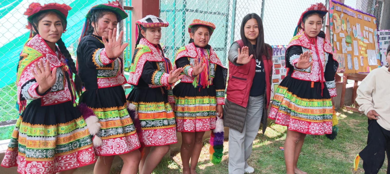 TALLER A ESTUDIANTES DEL DISTRITO DE COLCHA - PARURO